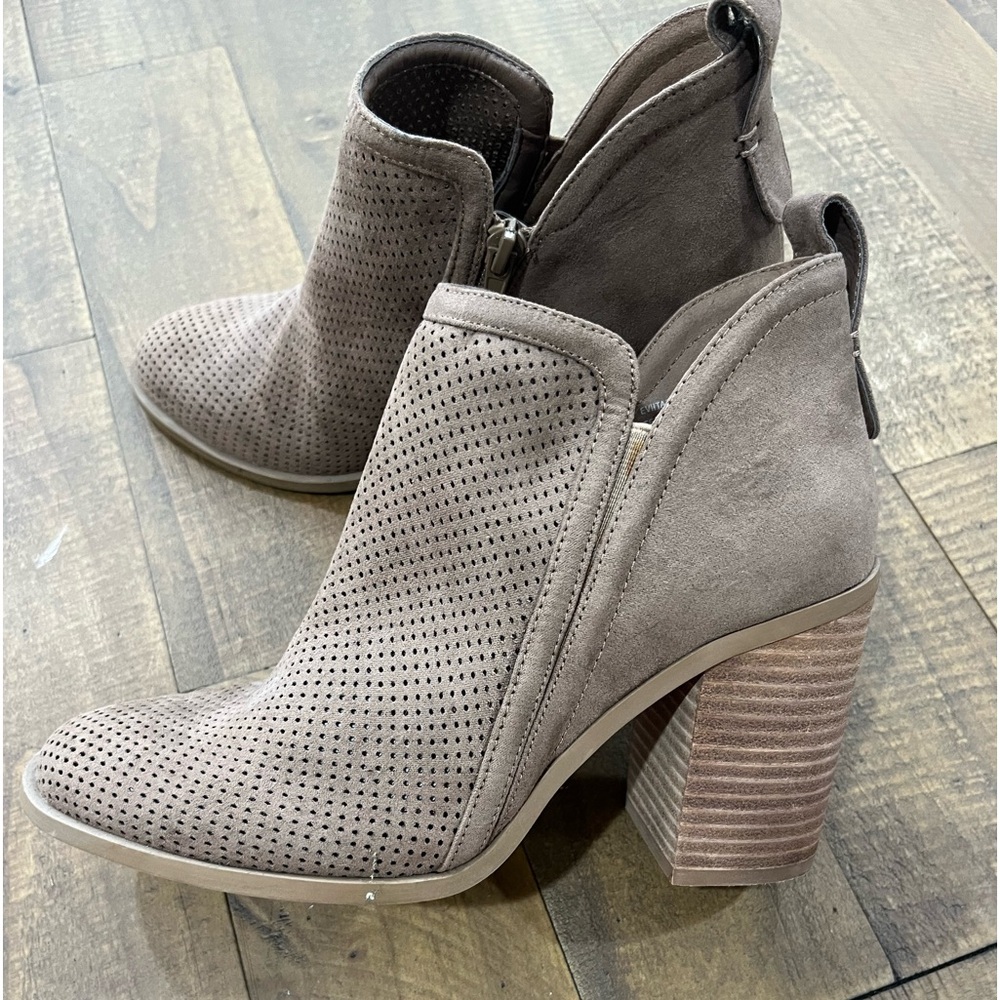Madden Girl Ankle boots. New without tags